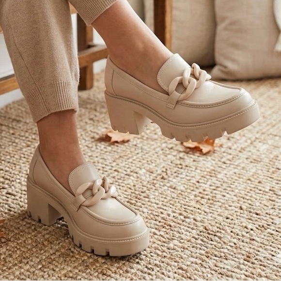 Steve Madden Shoes - Steve Madden Cream Chunky Chain Loafers Lug Sole - US 9